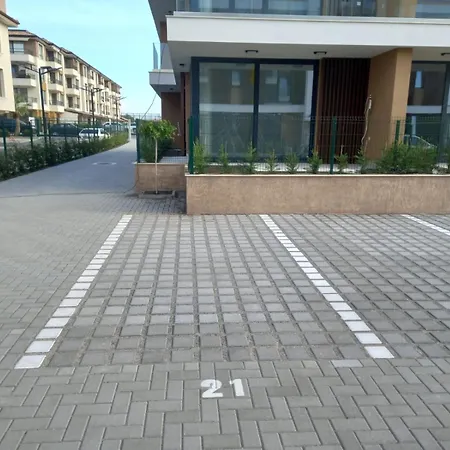 Apartmán сарафово лукс гарден първа линия