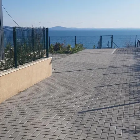 сарафово лукс гарден първа линия Burgas