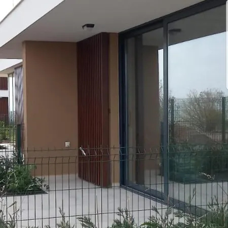 Apartmán сарафово лукс гарден първа линия *