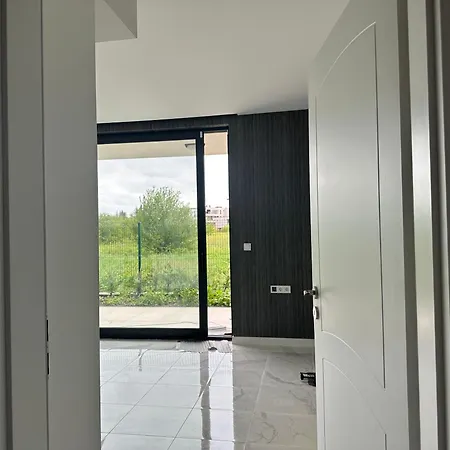 сарафово лукс гарден първа линия *