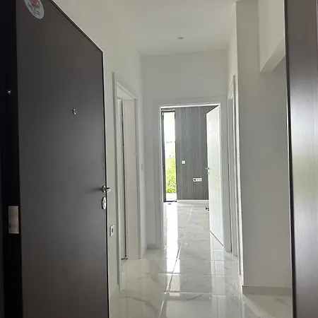 Apartmán сарафово лукс гарден първа линия