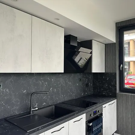 сарафово лукс гарден първа линия Apartmán