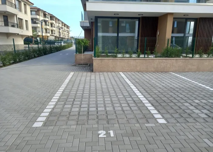 Апартамент сарафово лукс гарден първа линия