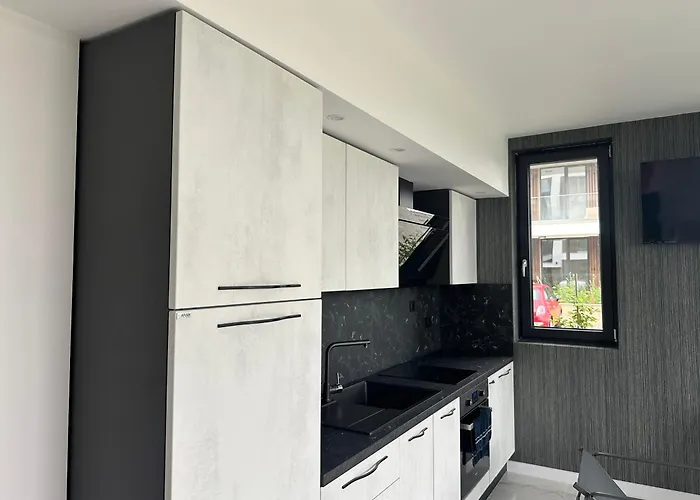 Апартамент сарафово лукс гарден първа линия Бургас